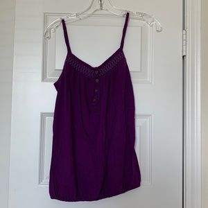 Lightly used Old Navy shirt. Size medium.